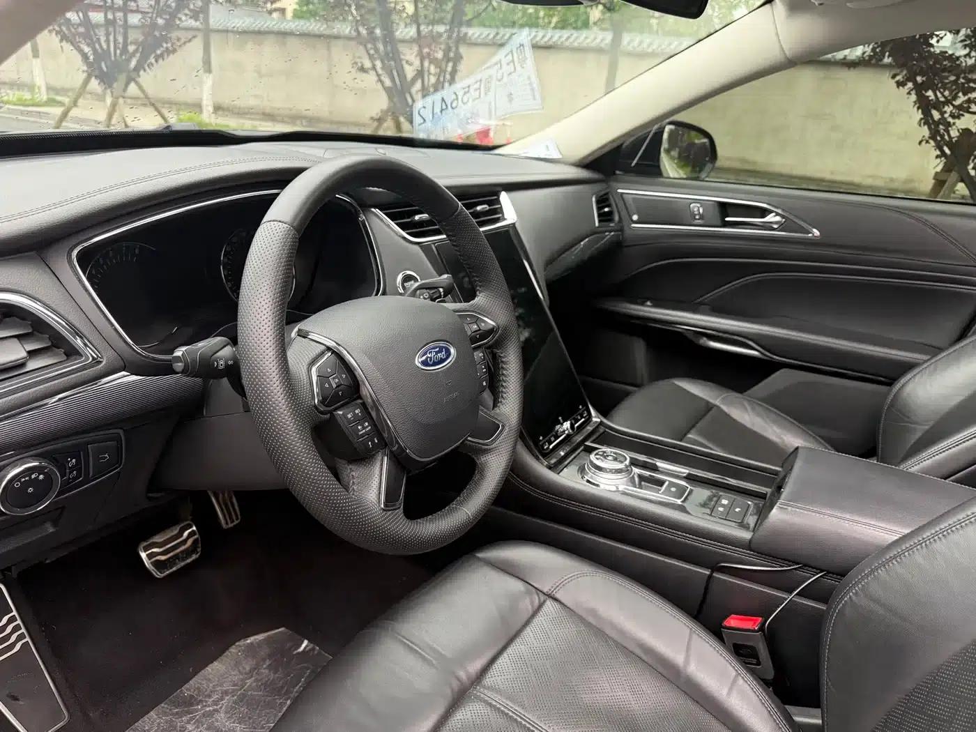 2019 Taurus EcoBoost 245 Premium Edition — миниатюра 6