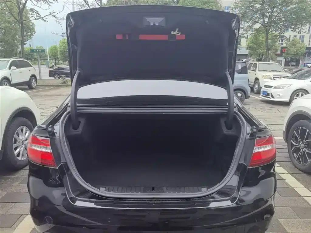 2016 Taurus EcoBoost 180 Luxury — миниатюра 19