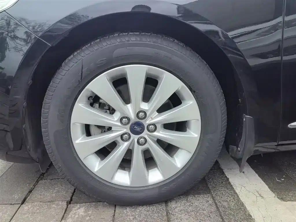 2016 Taurus EcoBoost 180 Luxury — миниатюра 23