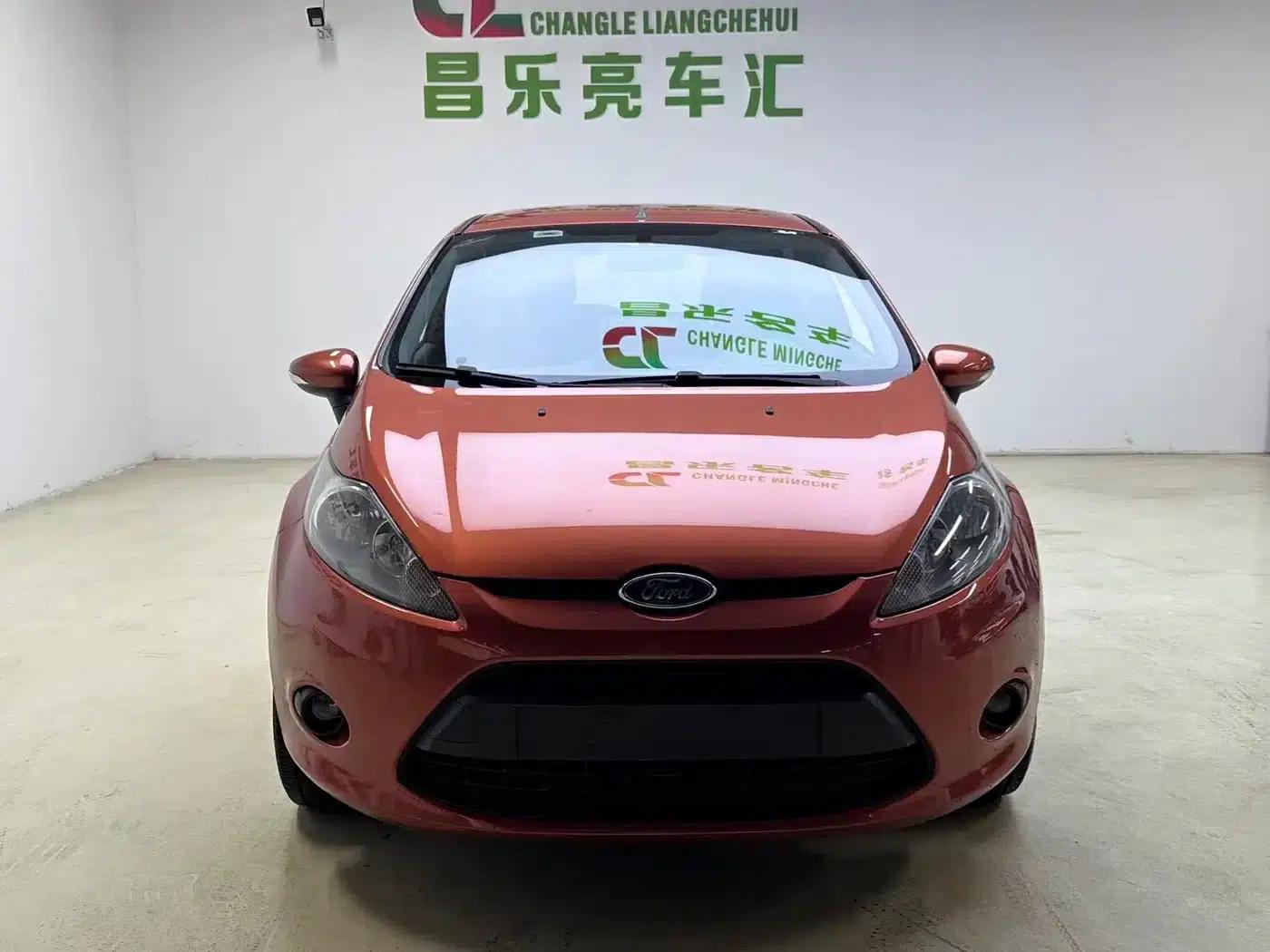 2013 Ford Fiesta Hatchback 1.5L Automatic Sport — миниатюра 1