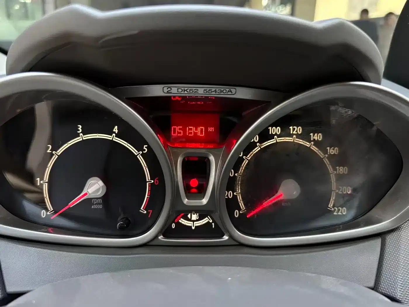 2013 Ford Fiesta Hatchback 1.5L Automatic Sport — миниатюра 11