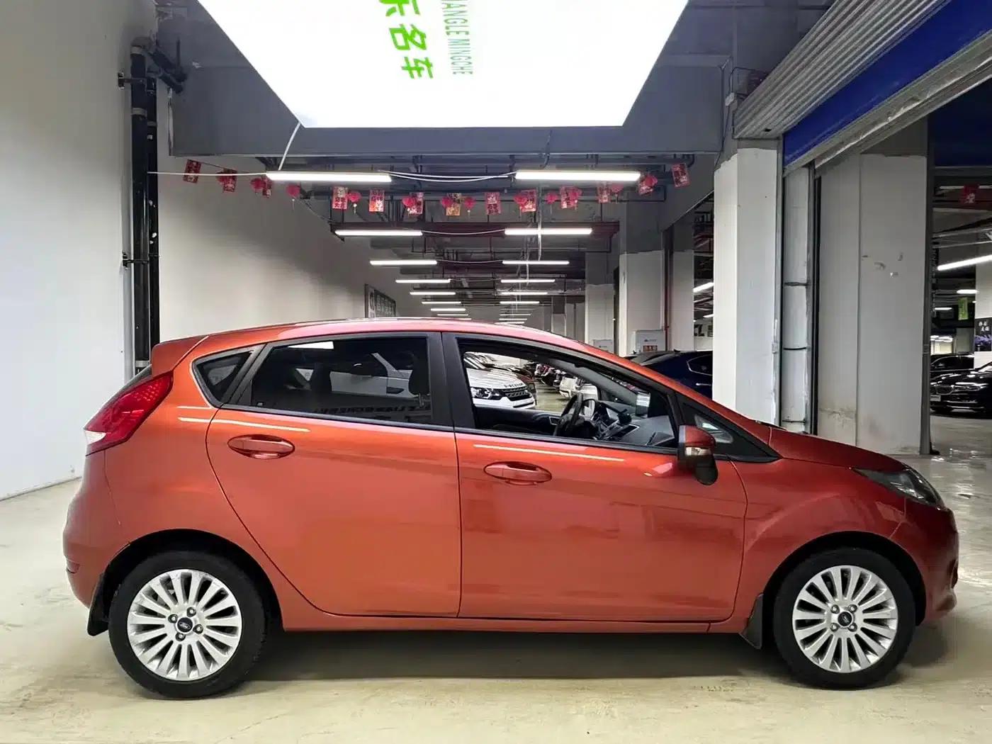 2013 Ford Fiesta Hatchback 1.5L Automatic Sport — миниатюра 3