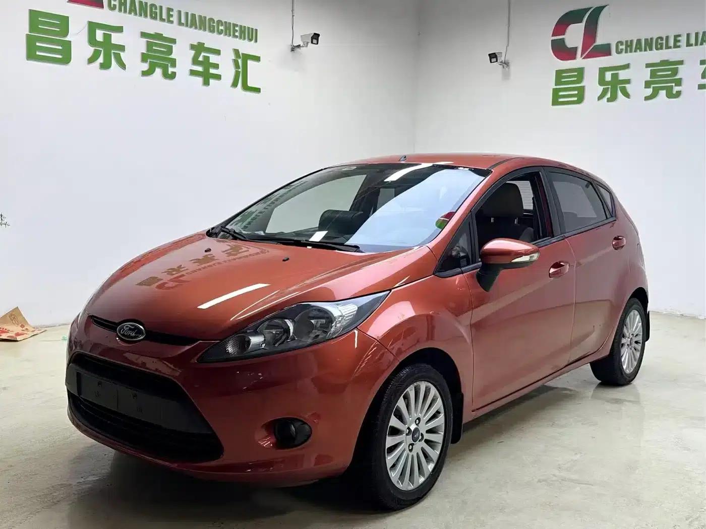 2013 Ford Fiesta Hatchback 1.5L Automatic Sport — миниатюра 4