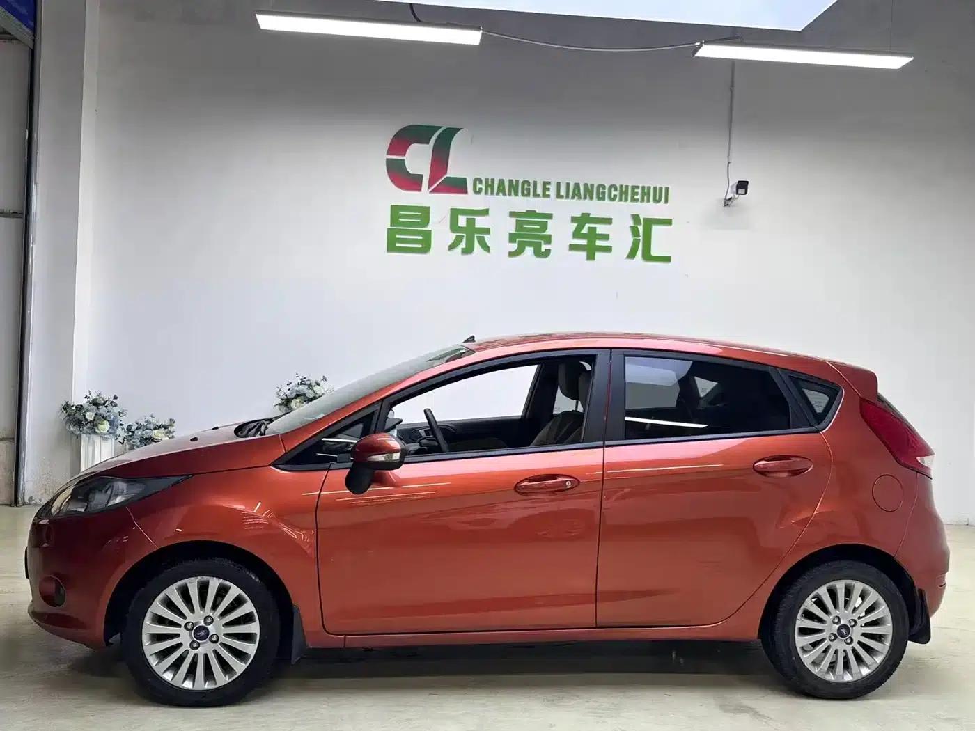 2013 Ford Fiesta Hatchback 1.5L Automatic Sport — миниатюра 5