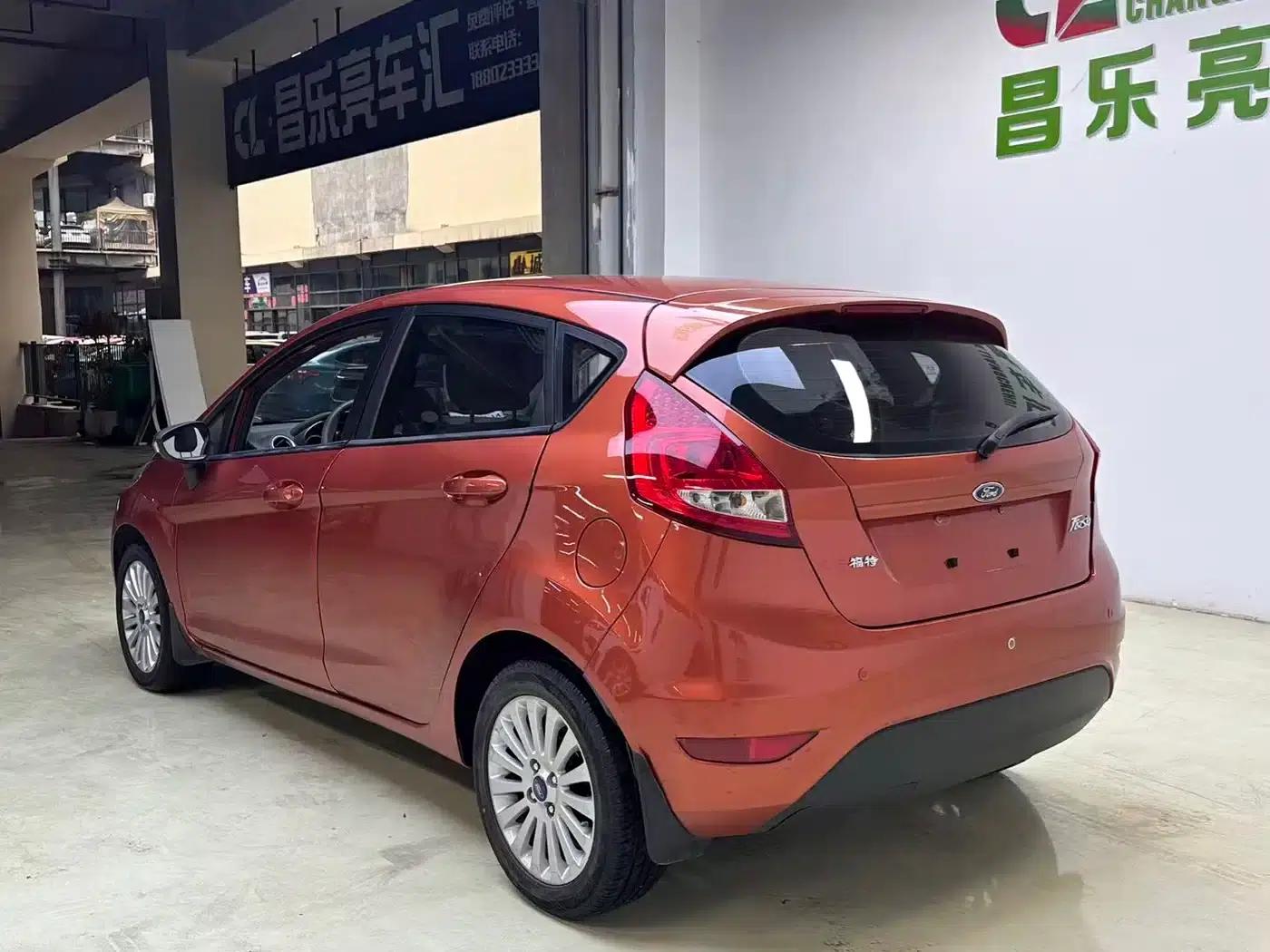 2013 Ford Fiesta Hatchback 1.5L Automatic Sport — миниатюра 6