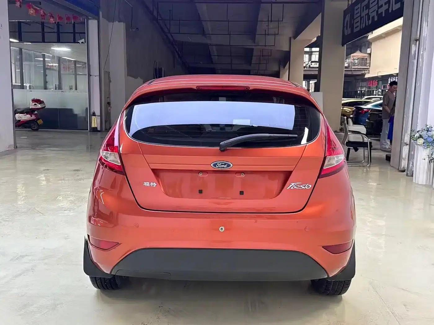 2013 Ford Fiesta Hatchback 1.5L Automatic Sport — миниатюра 7