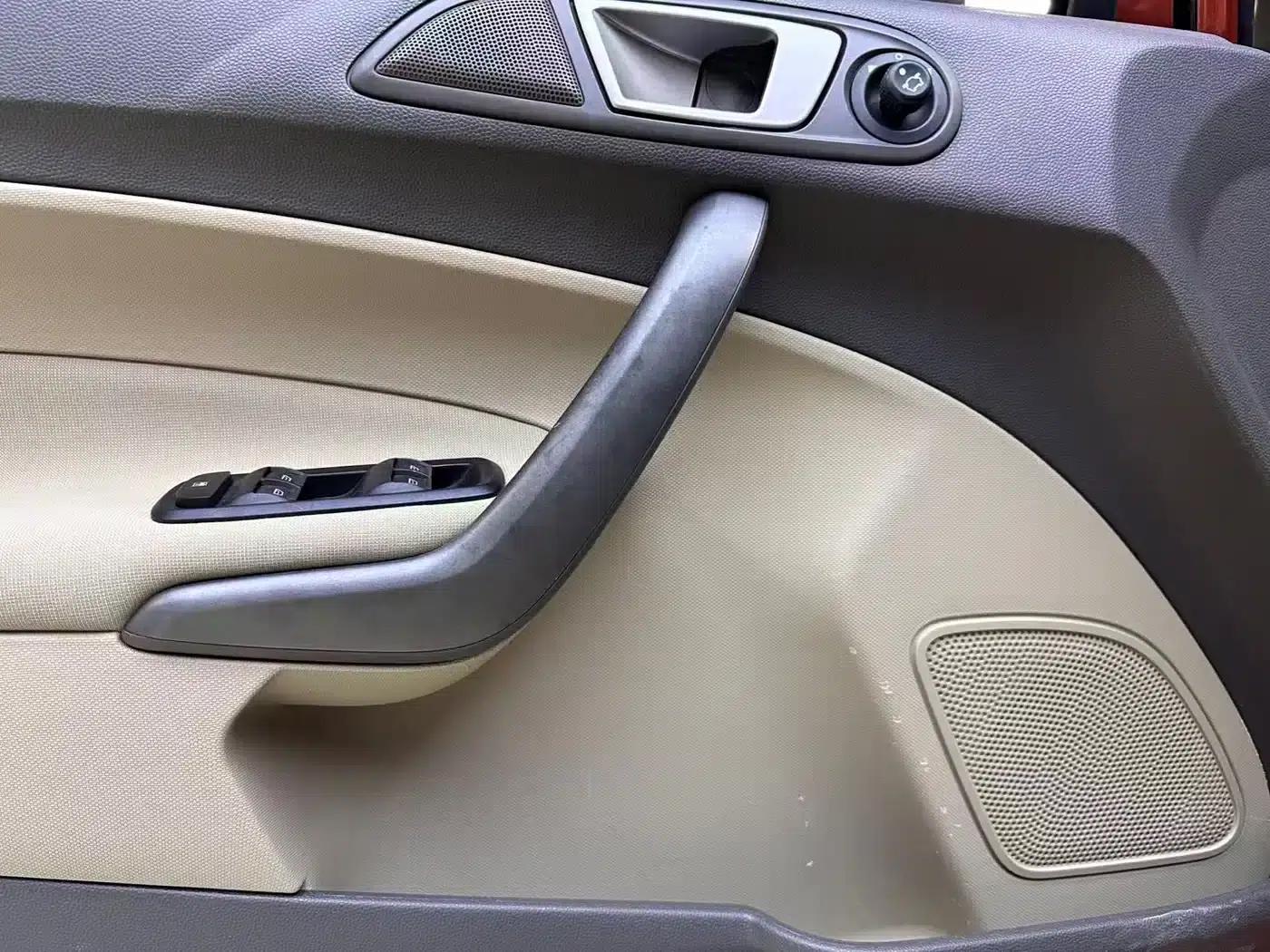 2013 Ford Fiesta Hatchback 1.5L Automatic Sport — миниатюра 9