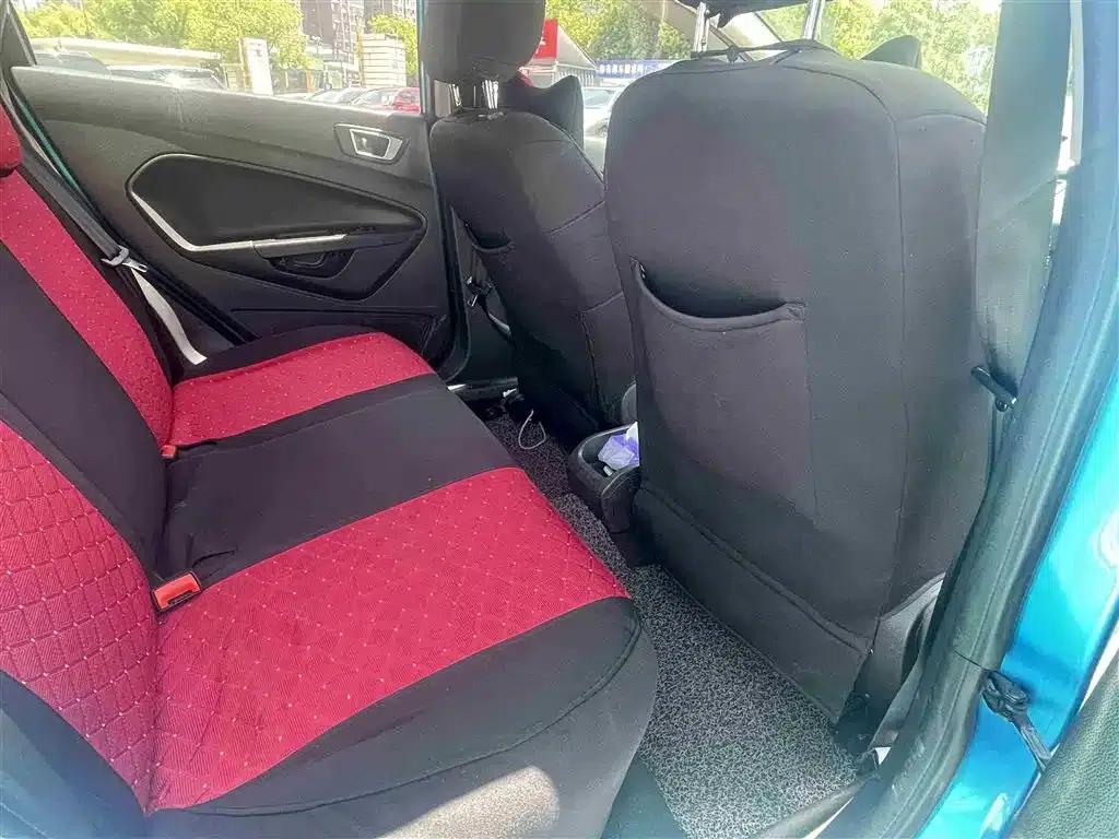 2013 Ford Fiesta Hatchback 1.5L Automatic Fashion Edition — миниатюра 5