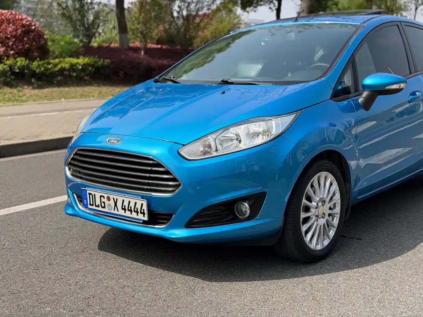 2013 Ford Fiesta Hatchback 1.5L Automatic Sport — миниатюра 2