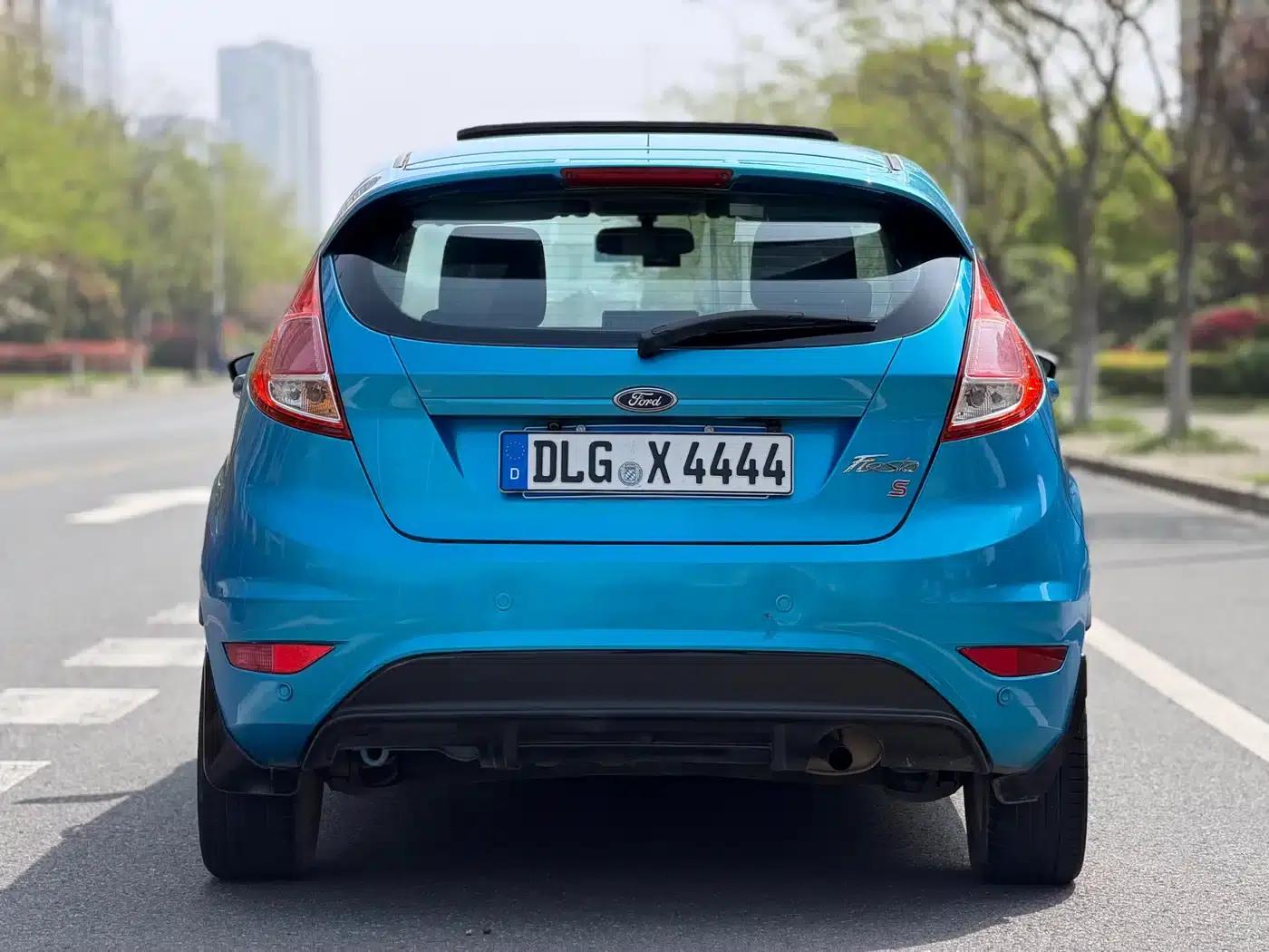 2013 Ford Fiesta Hatchback 1.5L Automatic Sport — миниатюра 15
