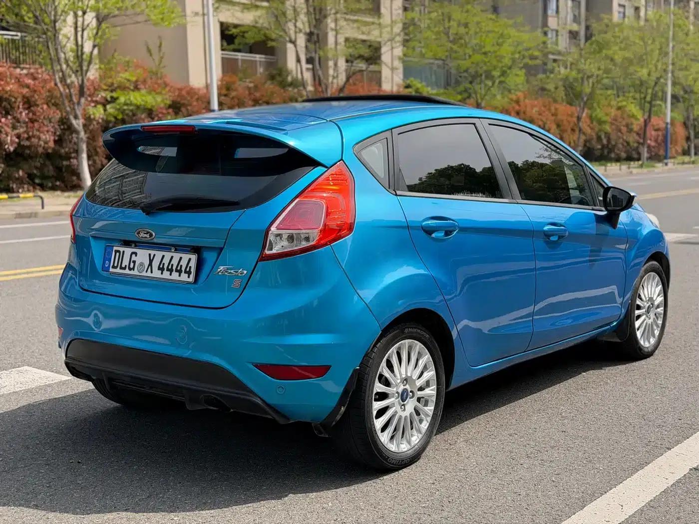 2013 Ford Fiesta Hatchback 1.5L Automatic Sport — миниатюра 16