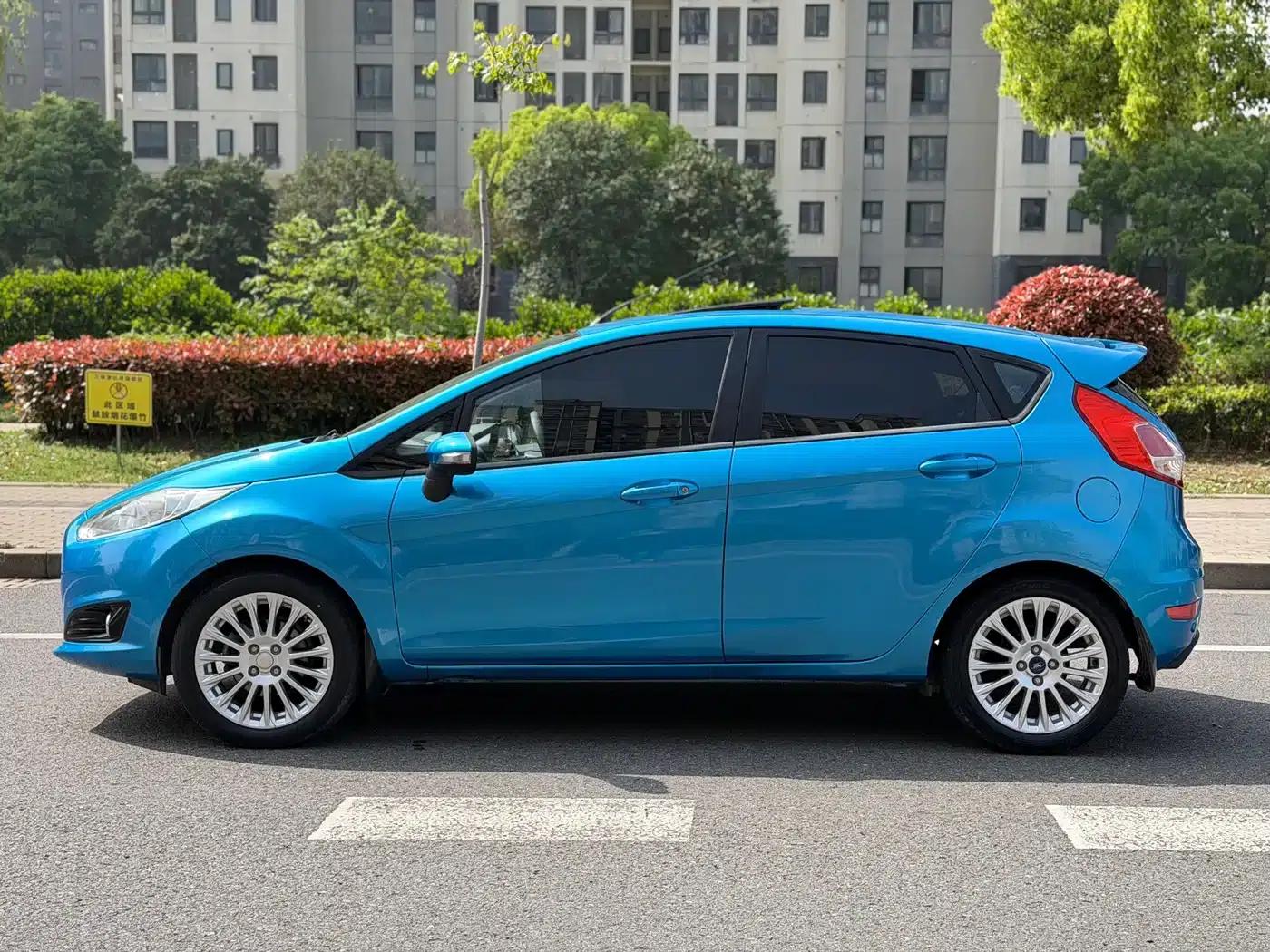 2013 Ford Fiesta Hatchback 1.5L Automatic Sport — миниатюра 3