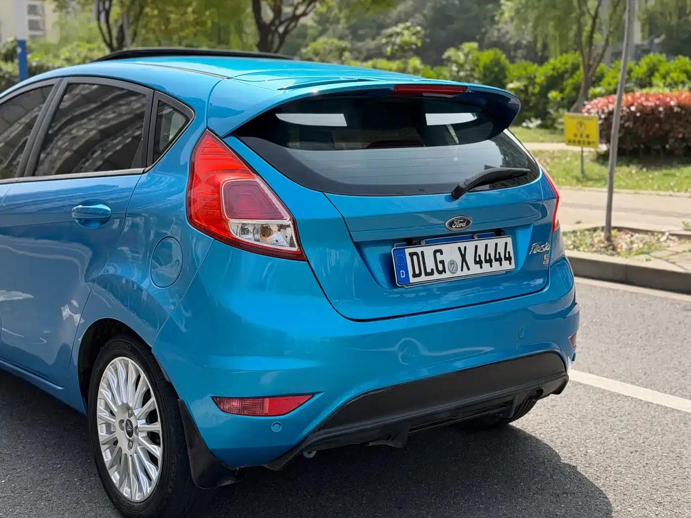 2013 Ford Fiesta Hatchback 1.5L Automatic Sport — миниатюра 25