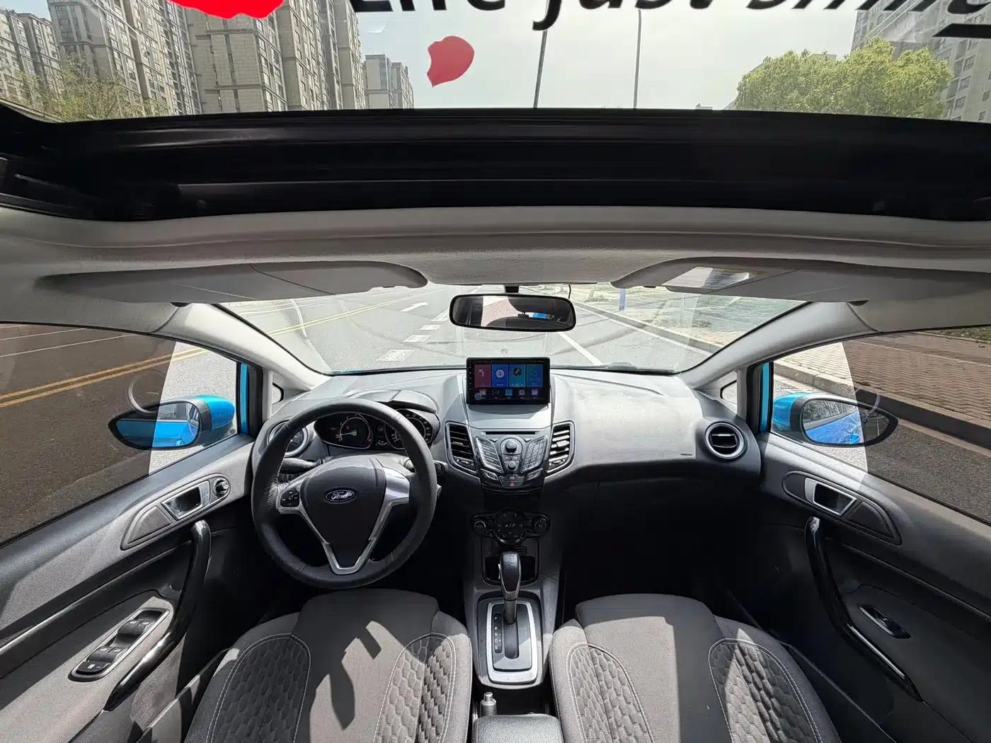 2013 Ford Fiesta Hatchback 1.5L Automatic Sport — миниатюра 9