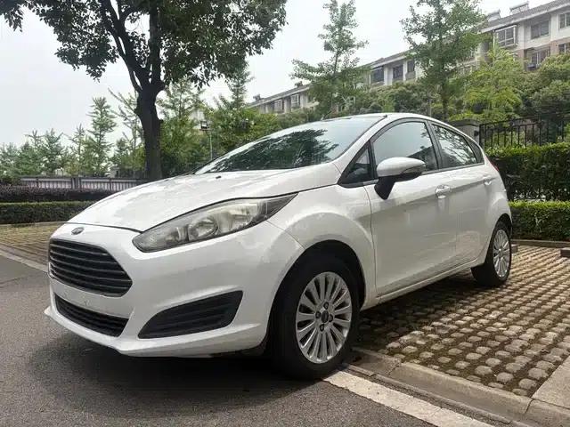 2013 Ford Fiesta Hatchback 1.5L Manual Fashion Edition
