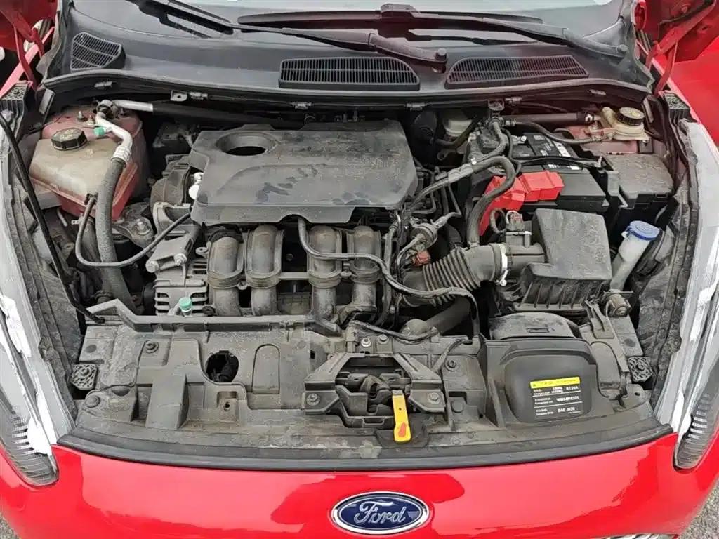 2013 Ford Fiesta Hatchback 1.5L Automatic Fashion Edition — миниатюра 20