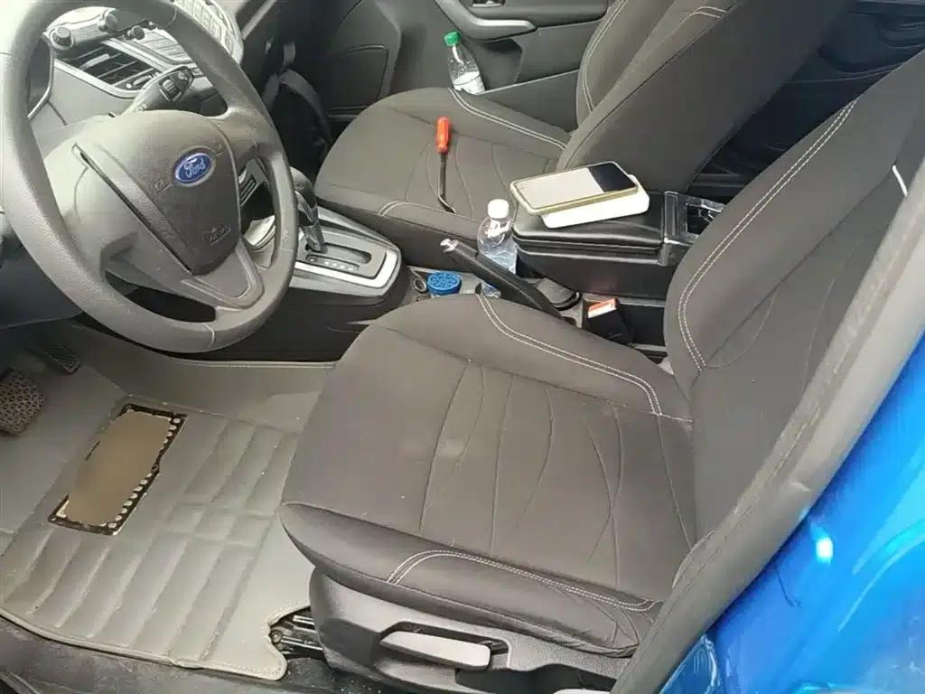2013 Ford Fiesta Hatchback 1.5L Automatic Fashion Edition — миниатюра 15