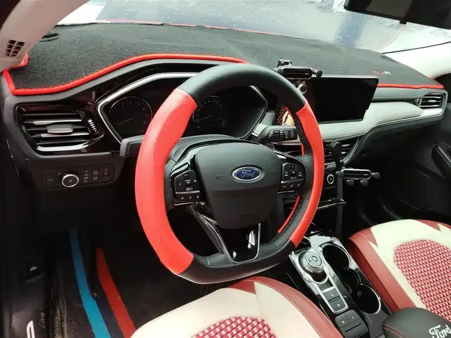 Escape 2024 EcoBoost 245 2WD Premium Edition — миниатюра 12