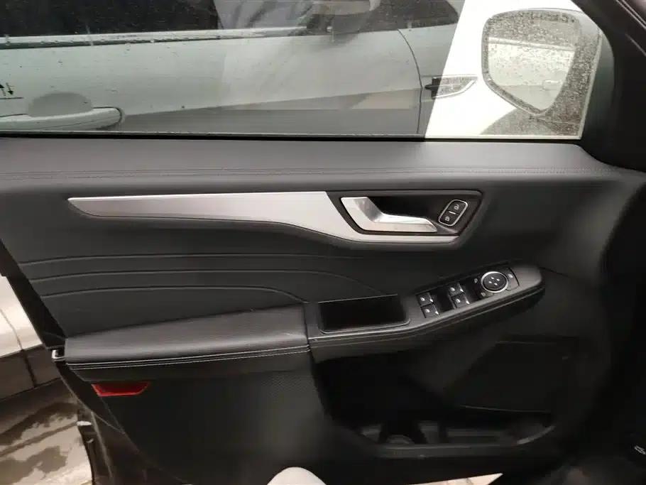 Escape 2024 EcoBoost 245 2WD Premium Edition — миниатюра 7