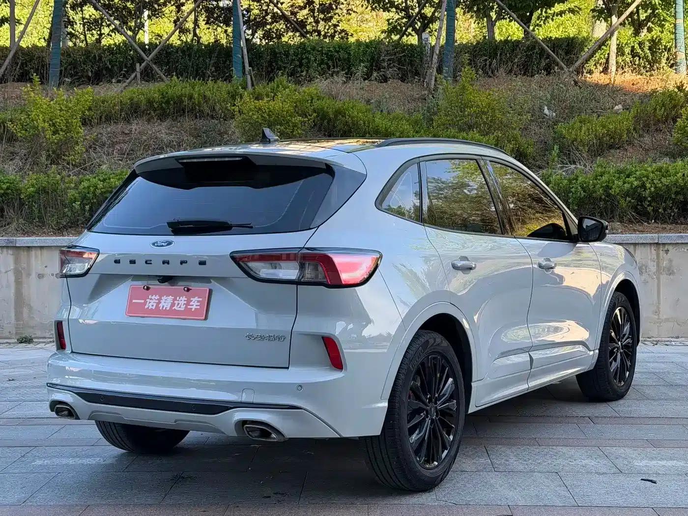 Escape 2024 EcoBoost 245 AWD ST-Line Pro — миниатюра 3