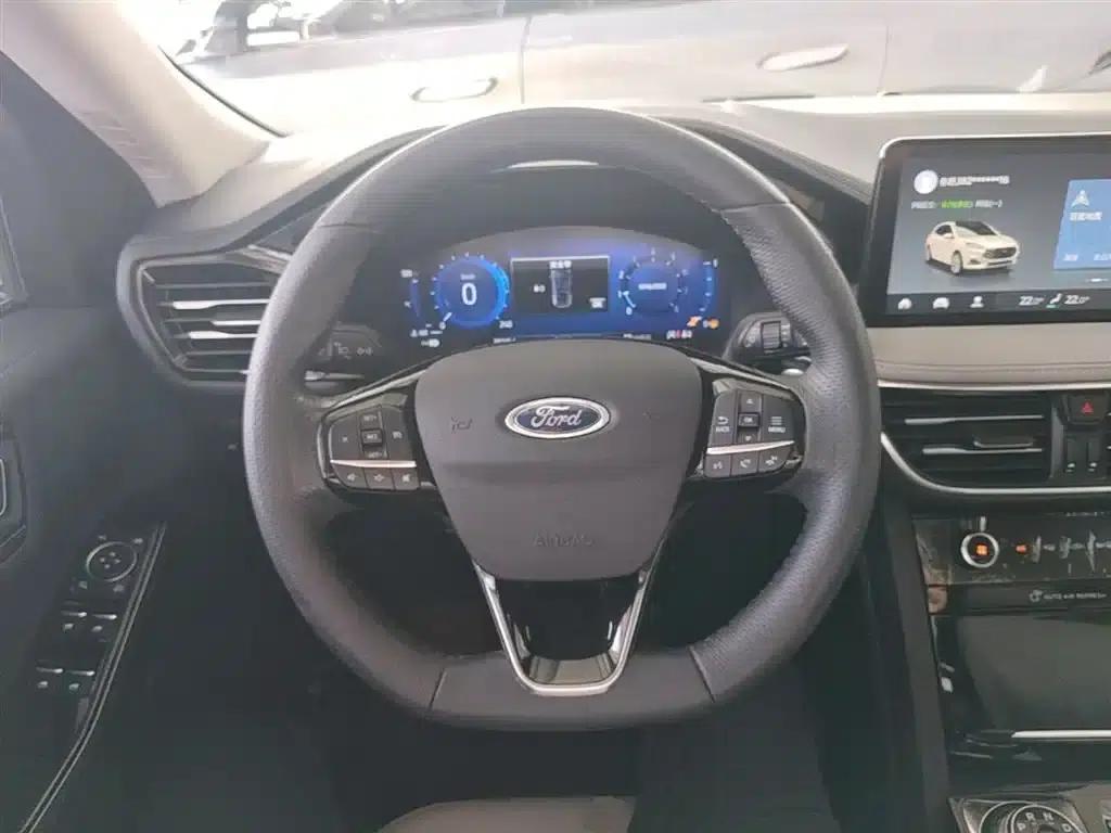 Escape 2020 EcoBoost 245 AWD Premium Edition — миниатюра 11