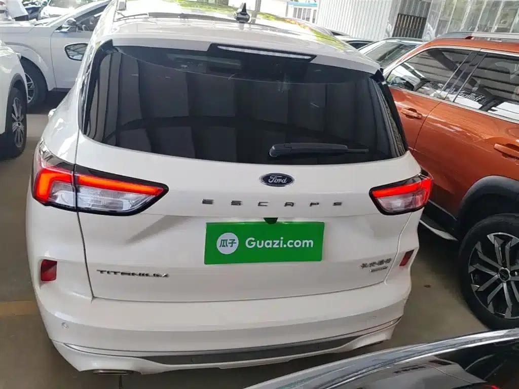 Escape 2020 EcoBoost 245 AWD Premium Edition — миниатюра 6