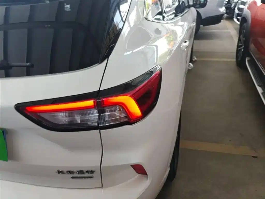Escape 2020 EcoBoost 245 AWD Premium Edition — миниатюра 8
