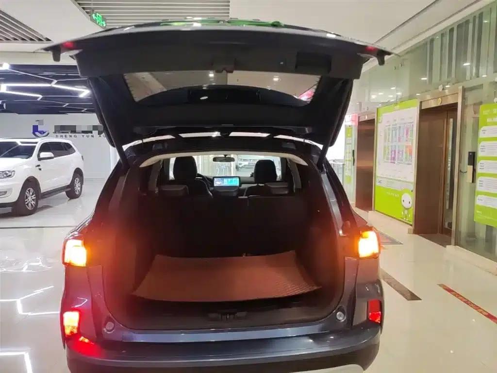 Escape 2024 EcoBoost 245 2WD Premium Edition — миниатюра 19