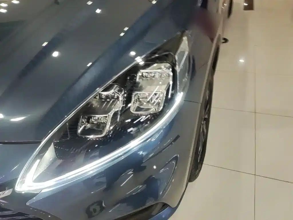 Escape 2024 EcoBoost 245 2WD Premium Edition — миниатюра 24