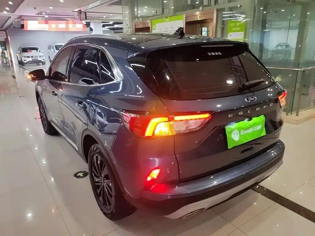 Escape 2024 EcoBoost 245 2WD Premium Edition — миниатюра 5
