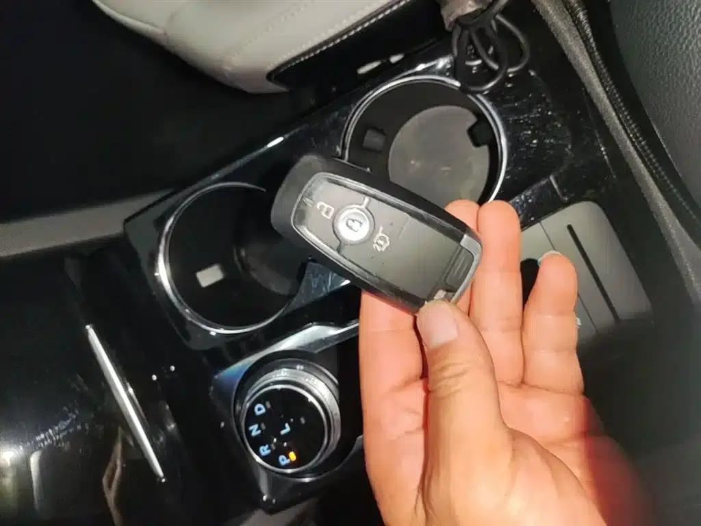Escape 2024 EcoBoost 245 2WD Premium Edition — миниатюра 9
