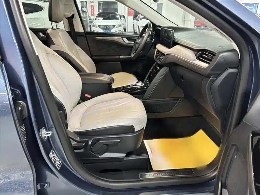 Escape 2020 EcoBoost 245 AWD Premium Edition — миниатюра 2