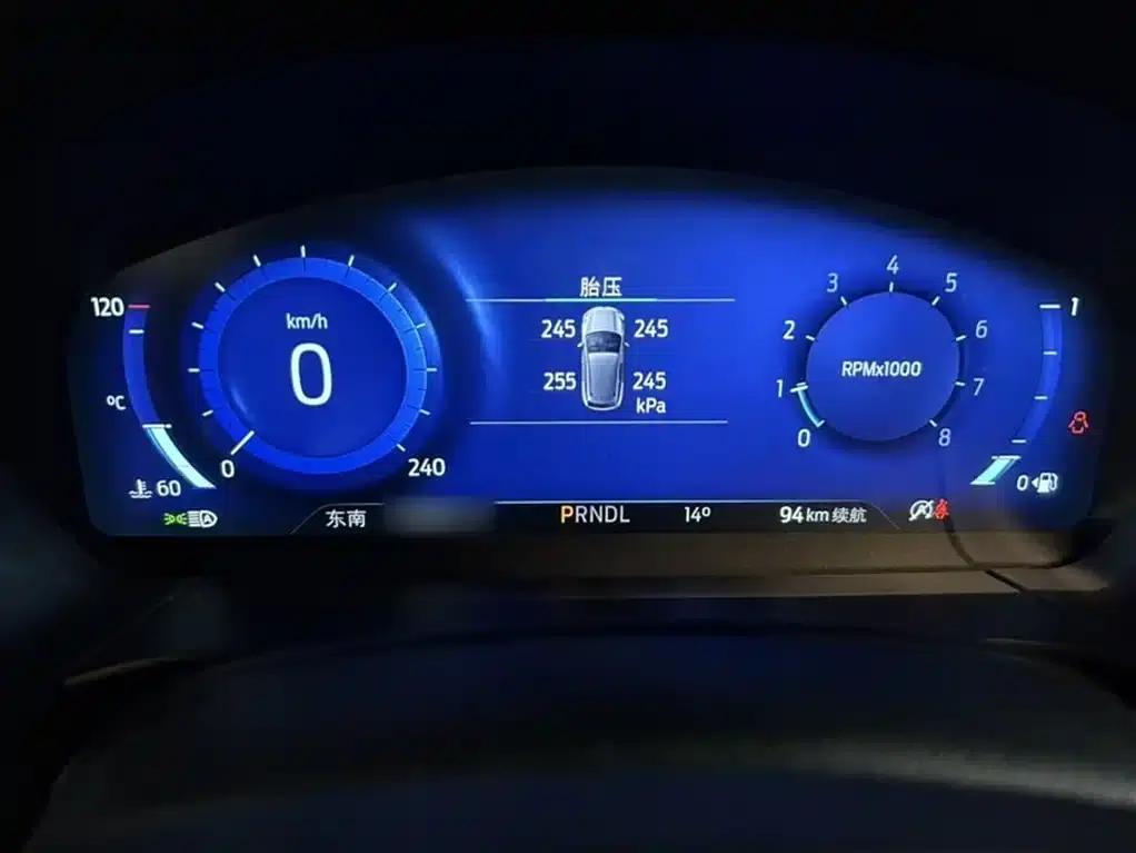 Escape 2020 EcoBoost 245 AWD Premium Edition — миниатюра 6