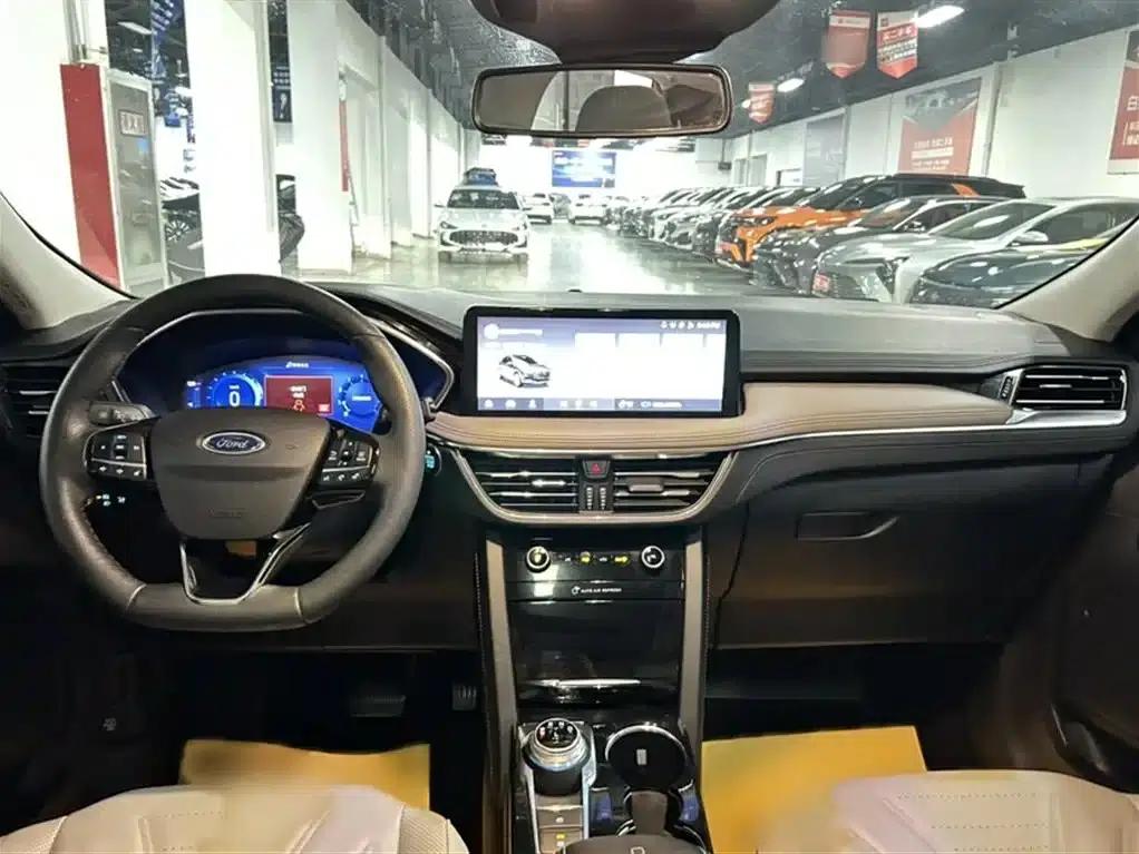 Escape 2020 EcoBoost 245 AWD Premium Edition — миниатюра 10