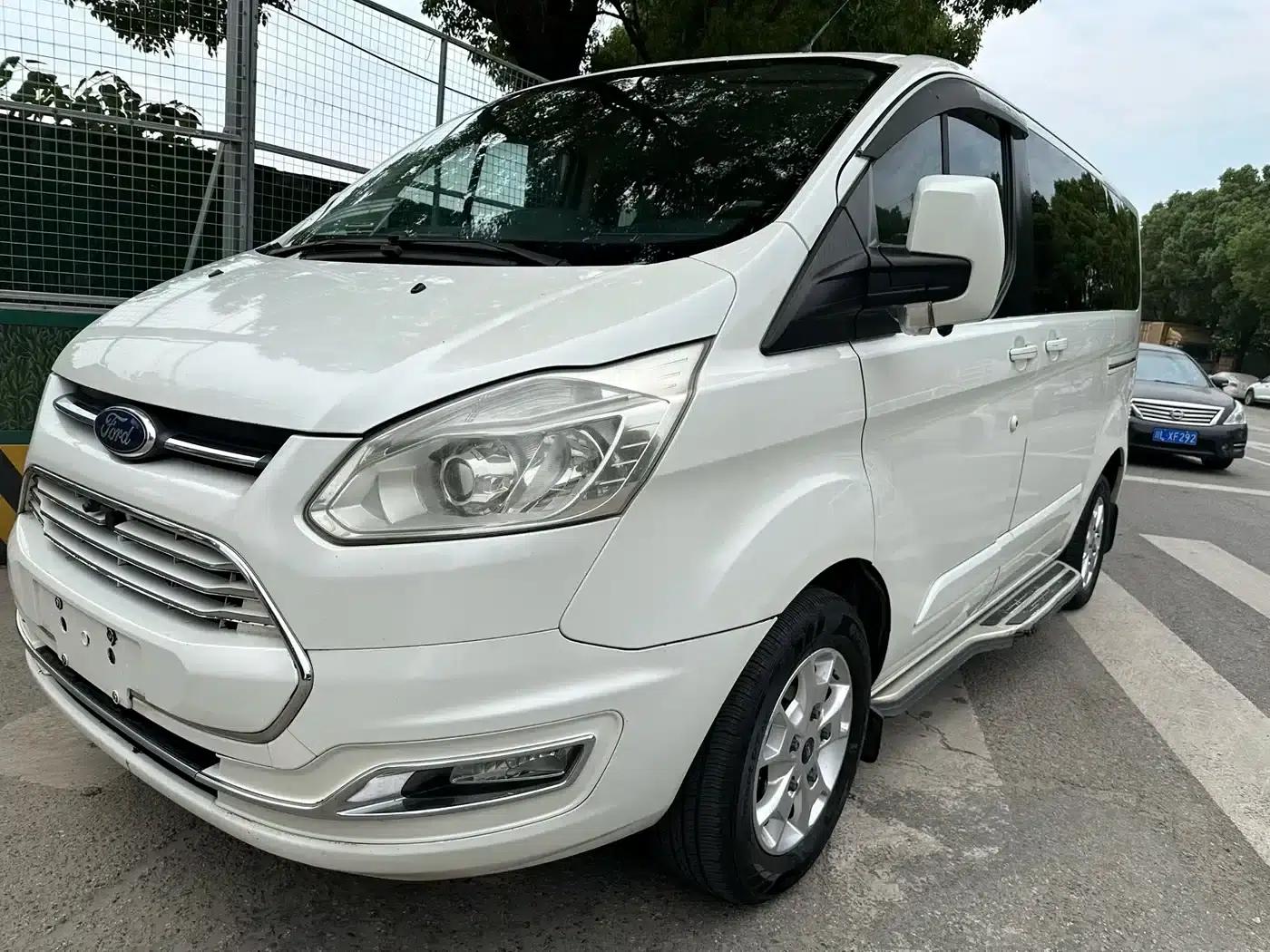 Tourneo 2016 2.0T Manual Elite Edition — миниатюра 1