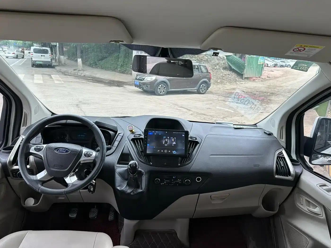 Tourneo 2016 2.0T Manual Elite Edition — миниатюра 7