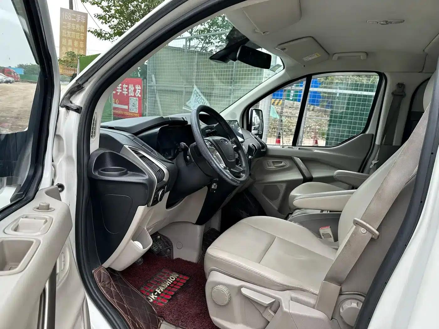 Tourneo 2016 2.0T Manual Elite Edition — миниатюра 8
