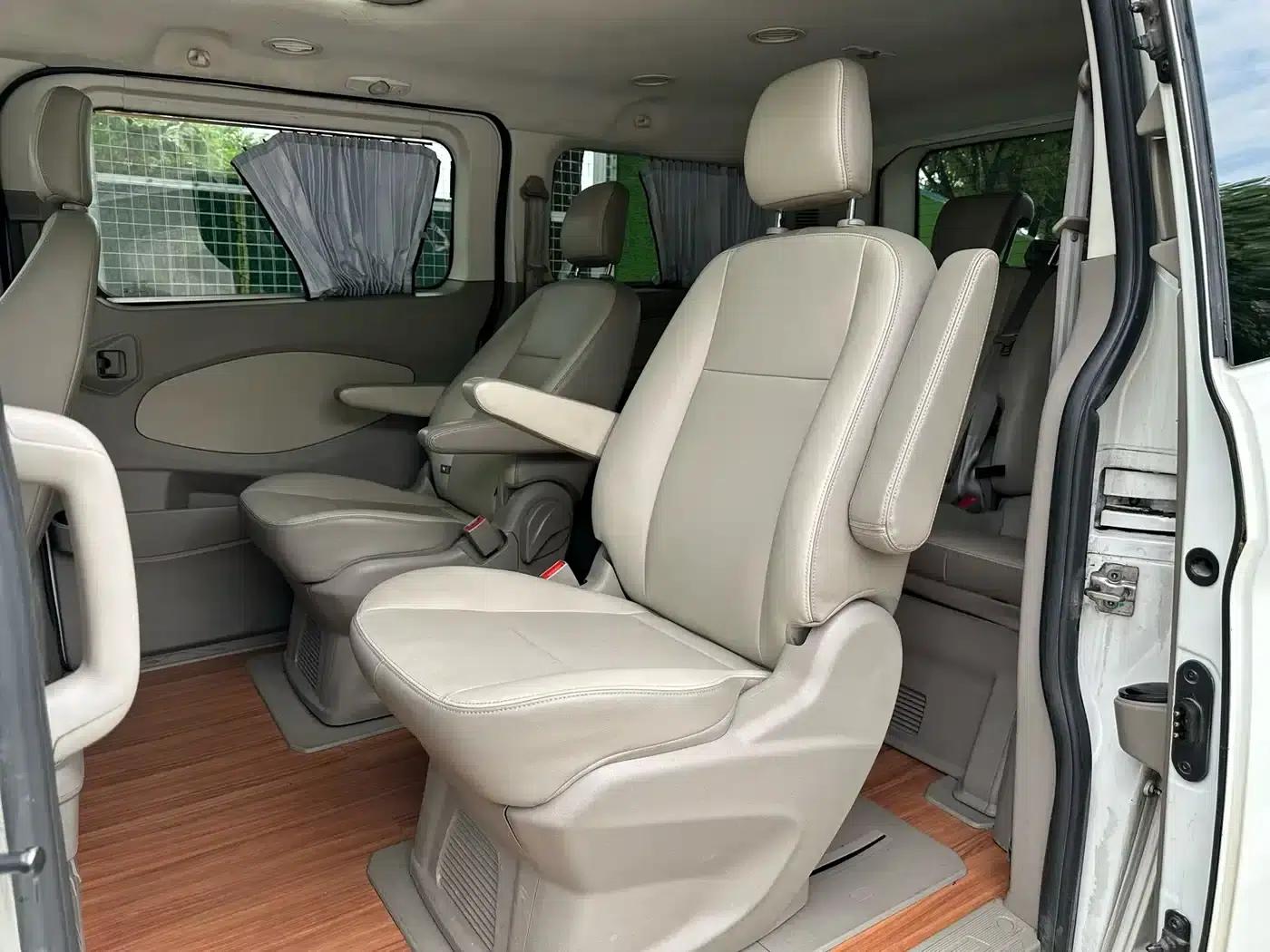 Tourneo 2016 2.0T Manual Elite Edition — миниатюра 9
