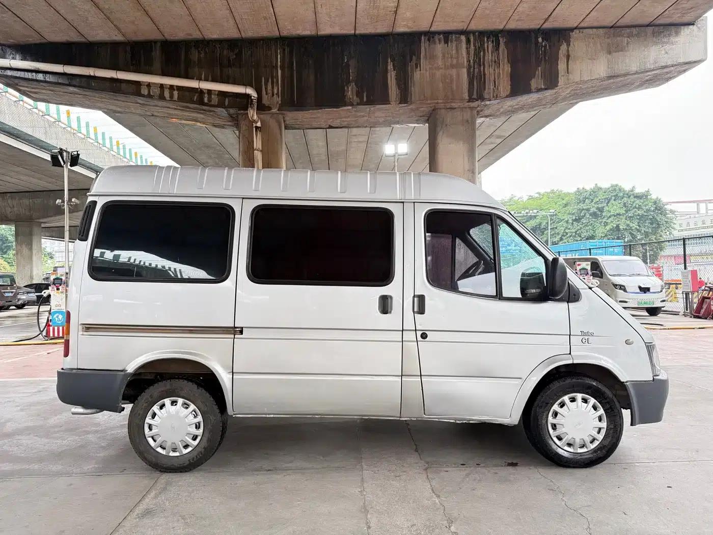 Classic Ford Transit 2016 2.8T Diesel Short Wheelbase 6-Seat Mid-Roof Multi-Purpose Vehicle JX493ZLQ4 — миниатюра 4