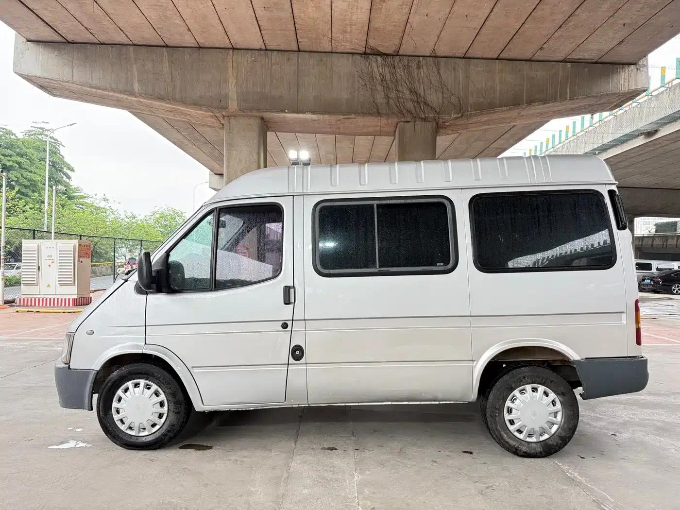 Classic Ford Transit 2016 2.8T Diesel Short Wheelbase 6-Seat Mid-Roof Multi-Purpose Vehicle JX493ZLQ4 — миниатюра 5
