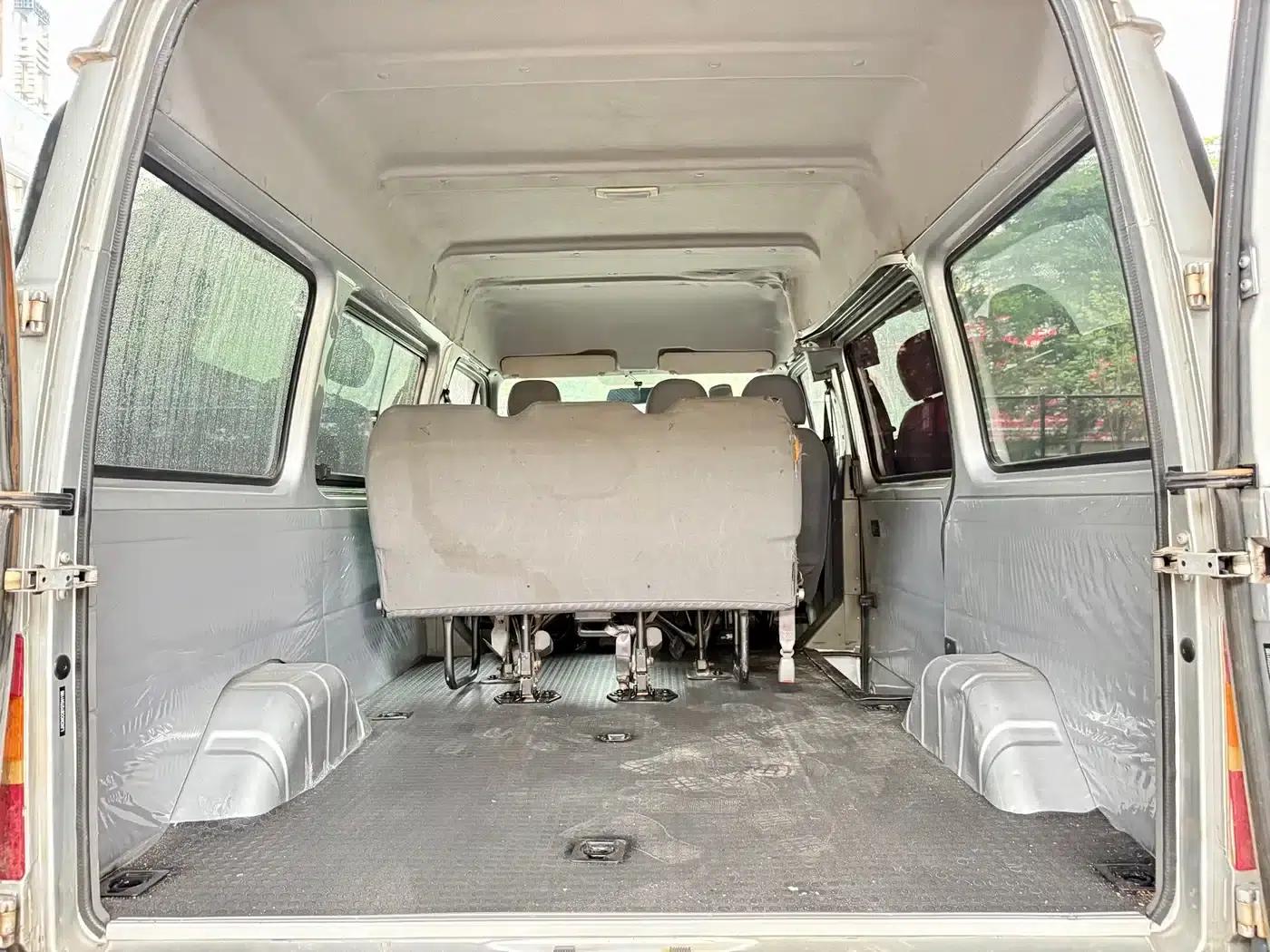 Classic Ford Transit 2016 2.8T Diesel Short Wheelbase 6-Seat Mid-Roof Multi-Purpose Vehicle JX493ZLQ4 — миниатюра 10