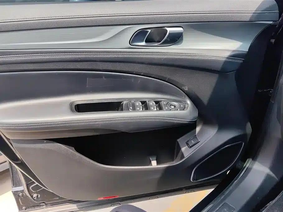 Lingyu 2023 EcoBoost 225 Platinum Edition 7-seater (2/3/2 seats) — миниатюра 7
