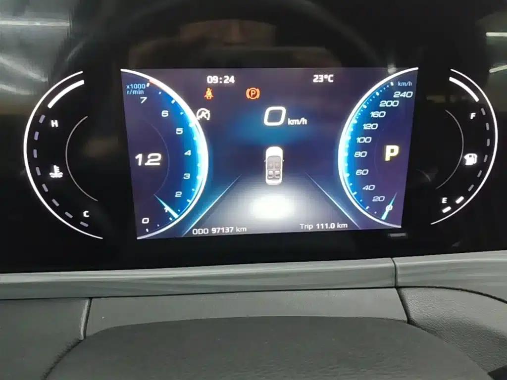 Lingyu 2021 EcoBoost 225 Platinum Edition 6-seater — миниатюра 12