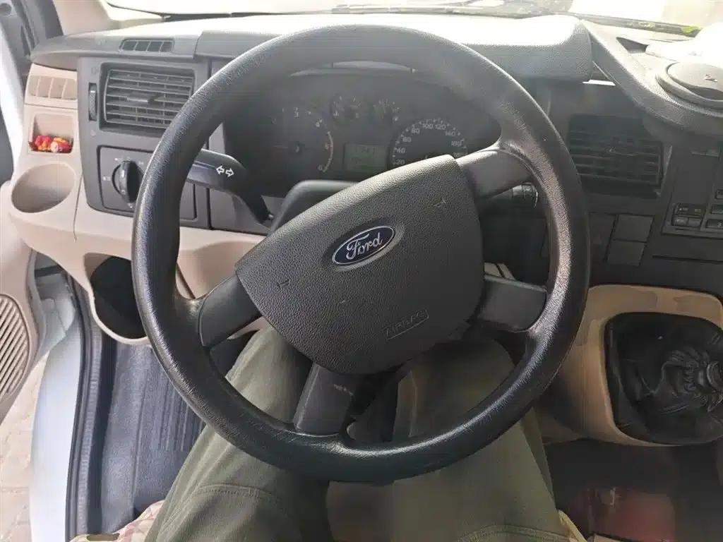 New Generation Ford Transit 2013 Model 2.4T Diesel Economy Logistics Van, Short Wheelbase, Medium Roof, National III Emission Standard — миниатюра 3