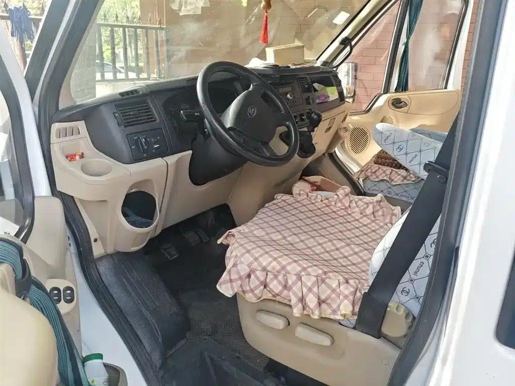 New Generation Ford Transit 2013 Model 2.4T Diesel Economy Logistics Van, Short Wheelbase, Medium Roof, National III Emission Standard — миниатюра 8
