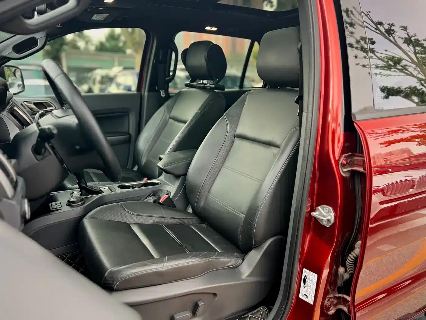 2017 Ford Everest 2.0T Gasoline Automatic 4WD Luxury Edition 5-Seater — миниатюра 19