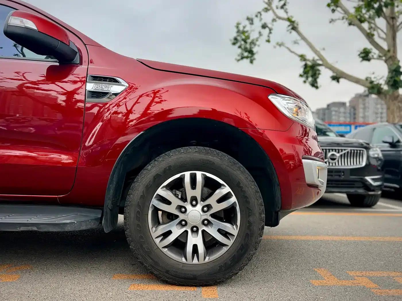2017 Ford Everest 2.0T Gasoline Automatic 4WD Luxury Edition 5-Seater — миниатюра 27