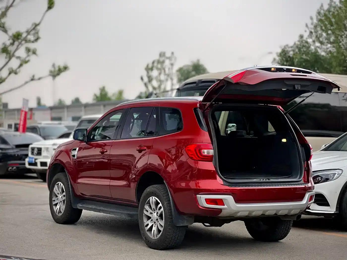 2017 Ford Everest 2.0T Gasoline Automatic 4WD Luxury Edition 5-Seater — миниатюра 5