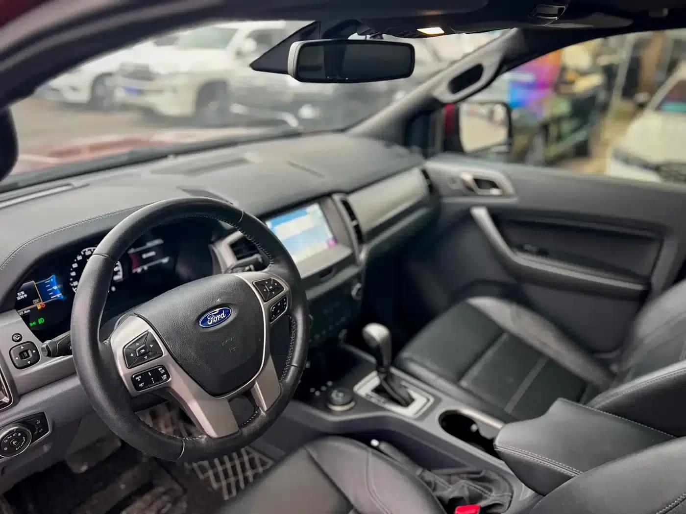 2017 Ford Everest 2.0T Gasoline Automatic 4WD Luxury Edition 5-Seater — миниатюра 9