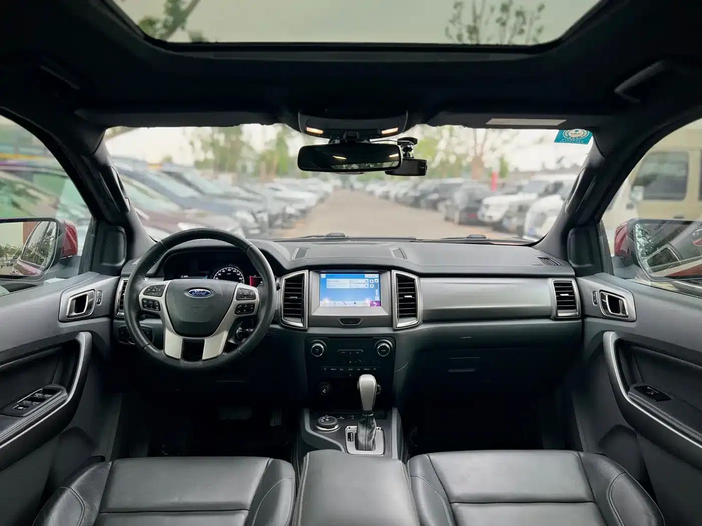 2017 Ford Everest 2.0T Gasoline Automatic 4WD Luxury Edition 5-Seater — миниатюра 10